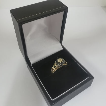 9K Gold Moissanite Black Flower Stone Ring, Love Heart Side Design, 375 Hallmarked, Size: J, 2.2Grams