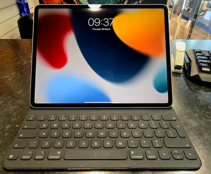 Apple 12.9-inch iPad Pro Wi-Fi 1TB A1876 - Silver - Includes Keyboard A2039