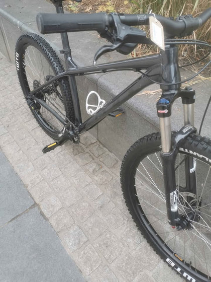 Vitus Nucleus 29 VR M Frame 27.5 Wheels ** Collection Only**