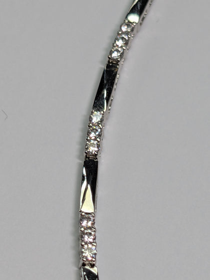 9ct White Gold CZ Bracelet 7.5