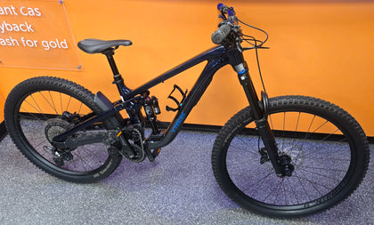 Trek Slash 8 Gen 6 27.5/29er 2026 Full Suspension MTB - Marianas Blue - Medium **Collection Only**