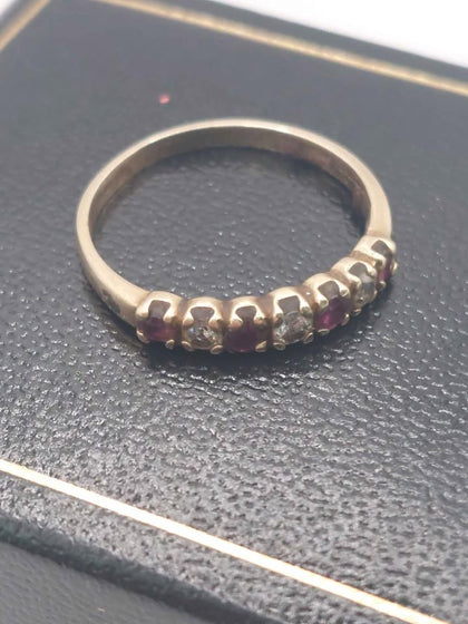 (9ct Hallmarked&Tested), Gold Ring With Red And White Gems, Weight: 1.20g, Size L