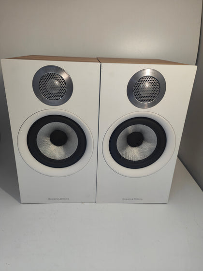 Bowers & Wilkins 607 S2 Anniversary Edition Bookshelf Speakers - White