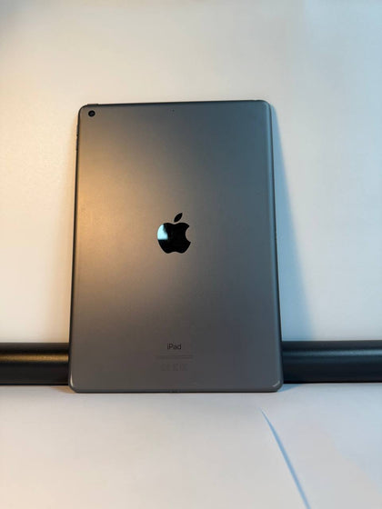 iPad 8th Gen 32GB (unboxed) **wythenshawe**