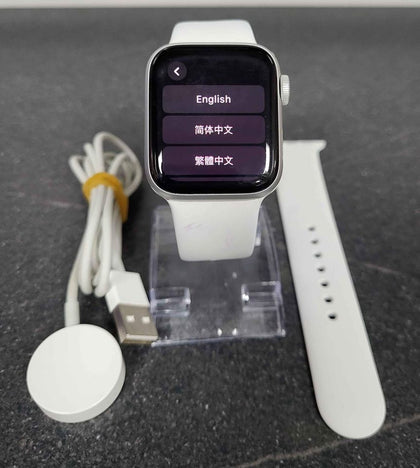 Apple Watch SE GPS 40mm Silver Aluminum Case With White Sport Band - Good