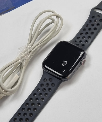 Apple Watch Series 6 Nike 44mm Black Band