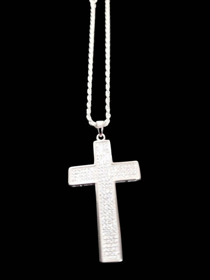 BRAND NEW SILVER CHAIN WITH CROSS