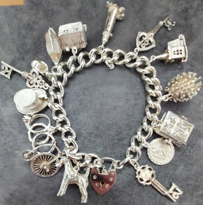 Vintage 1970's Silver Charm Bracelet & 15 Charms (6x Articulated)