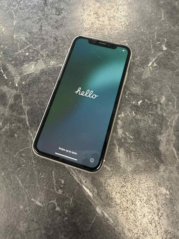 Apple iPhone XR - Unlocked / 64GB / Battery Health 85%