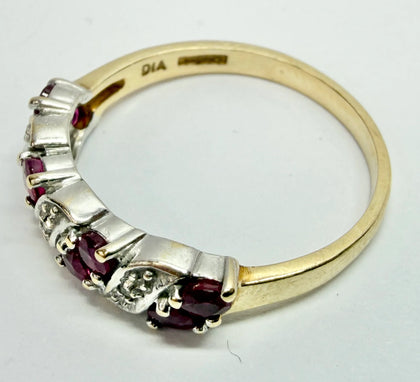 9ct yellow gold curved half eternity ring with diamonds size Q