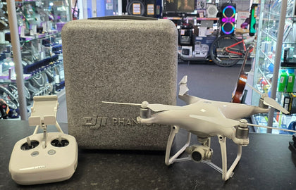 DJI Phantom 4 Drone - Bundle