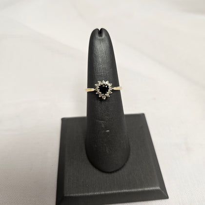9ct Yellow Gold Black Stone Ring - Size M