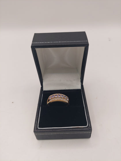9k Gold Ring with lilac stones 2.7G Hallmarked(375)&Tested Size M