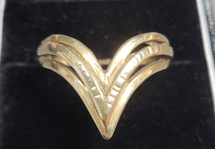 9ct Yellow Gold Wishbone Ring - 3.05G - Size U. Hallmarked