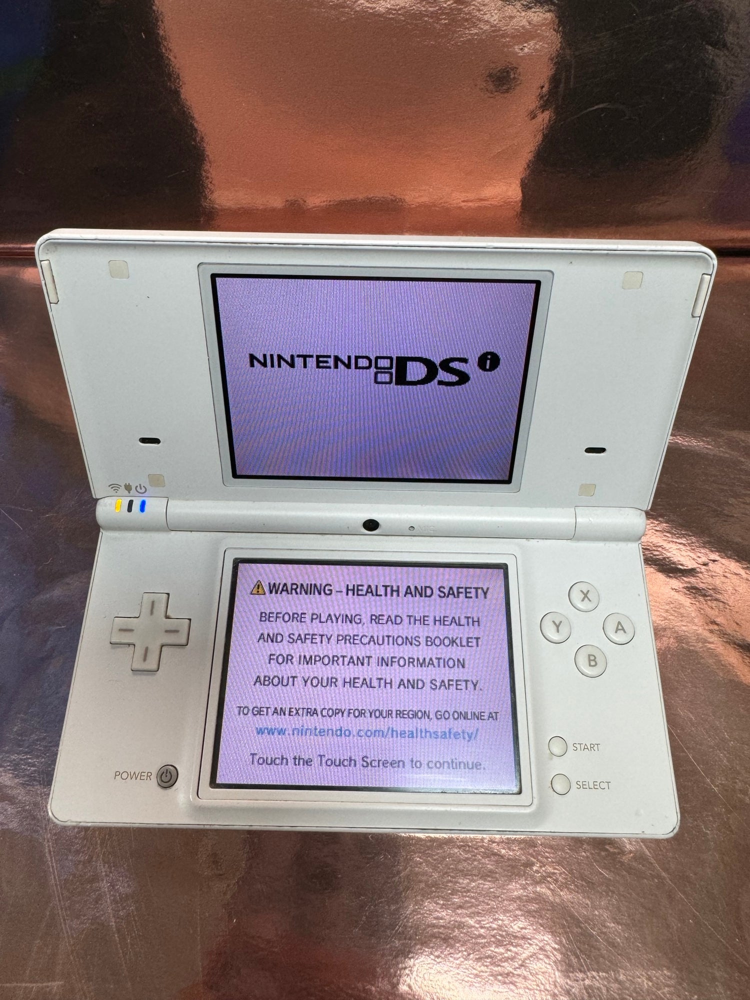 Nintendo DS Lite in White, Pink deals