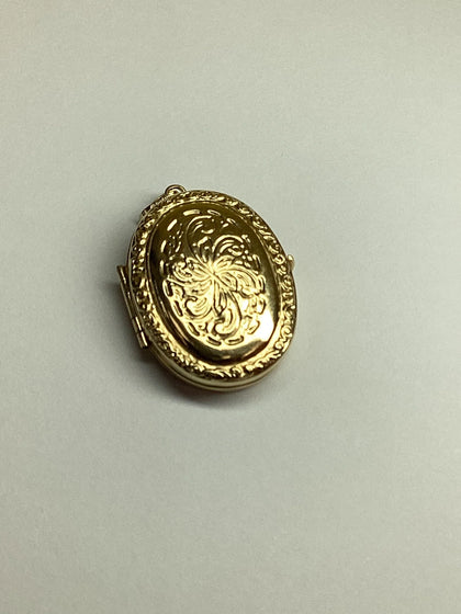 9CT GOLD LOCKET