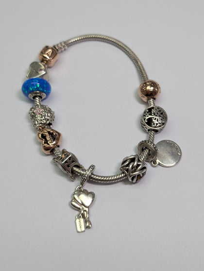 Pandora Bracelet With 10 Charms