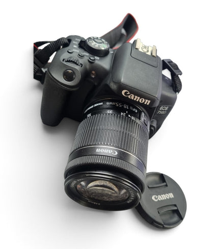Canon EOS 750D with EFS Lense 18-55mm