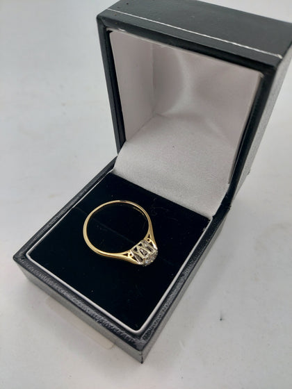9ct Yellow Gold Ladies Ring With Stone (Not Diamond) - Size P - 1.97 Grams.