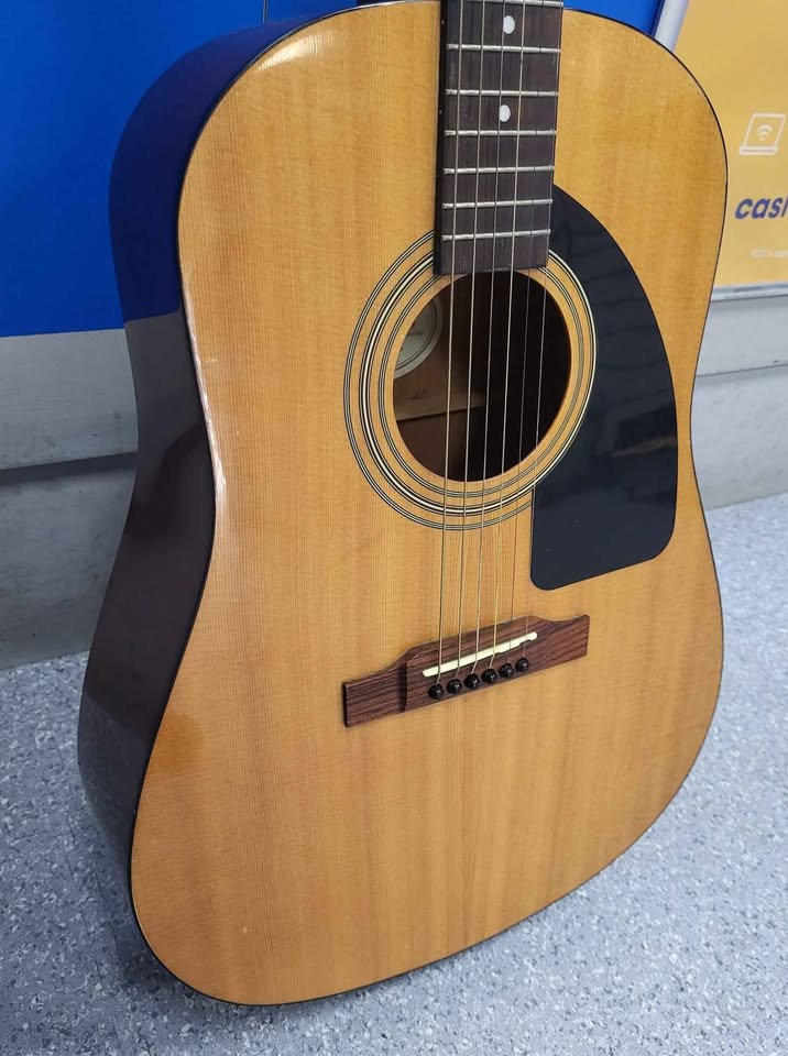 Gibson Epiphone AJ-10 Acoustic Guitar - Tan | Cash Generator Gibson Epiphone AJ-10 Acoustic Guitar - Tan | Cash Generator