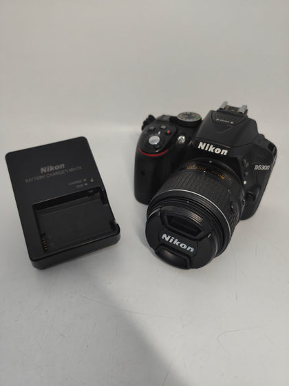Nikon D5300 18-55mm VR AF-P - Black
