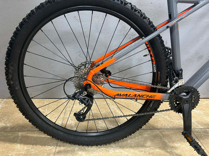 GT Avalanche Sport 29er Mountain Bike - 19'' frame / 28'' wheels / 18 speed - *COLLECTION ONLY*