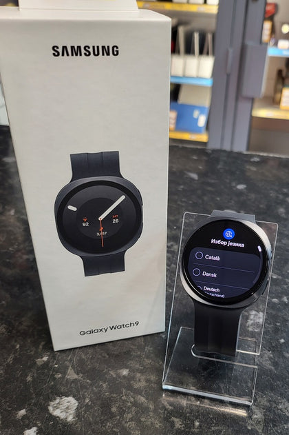 Samsung Galaxy Watch9 - BT - (SM-L350N) - 44mm With Strap - Graphite - Boxed