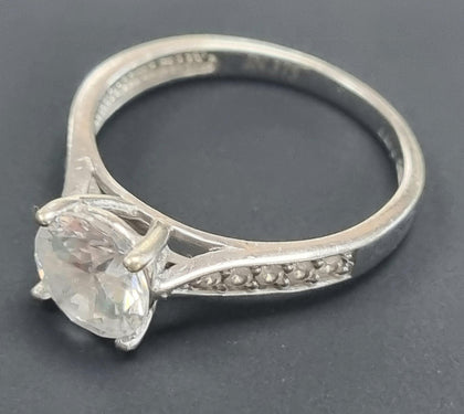 9ct White Gold CZ Ring 