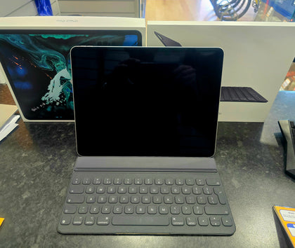 Apple 12.9-inch iPad Pro Wi-Fi 1TB A1876 - Silver - Includes Keyboard A2039.