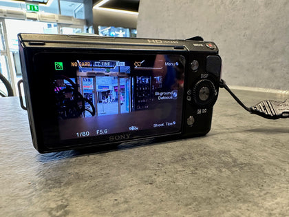 Sony Alpha NEX-5 14.2MP Digital Camera + SEL1855 18-55mm Lens