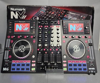Numark NVII Intelligent Dual-Display controller for Serato DJ