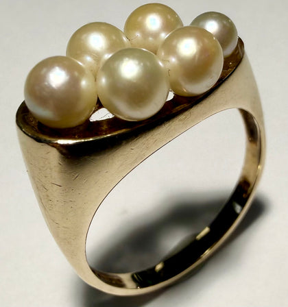 9CT Gold Ring with Angled Pearl Design - Size O