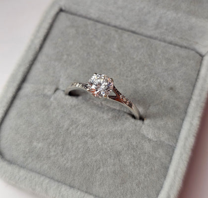 9ct White Gold CZ Solitaire Ring Size Q