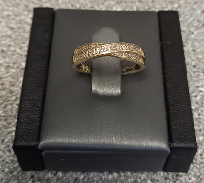 9ct Gold Diamond Ring-2.3g Size-N