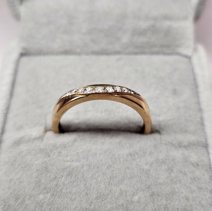 9ct Gold & Diamond Wave Ring Size P
