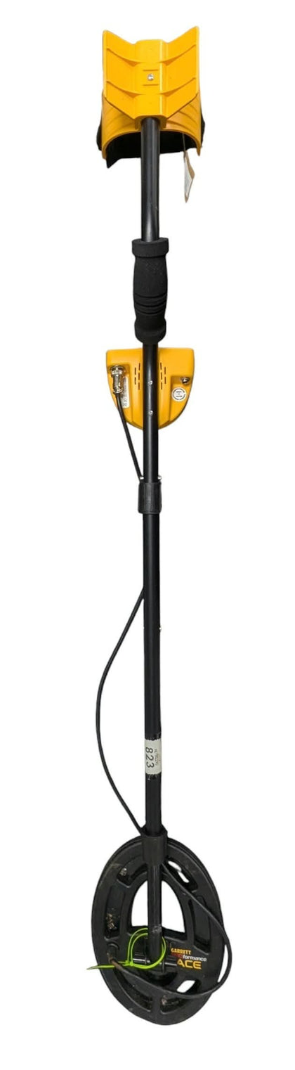 Garrett Ace 300i Metal Detector & Headphones w/ Garrett Pro Pointer AT Pinpointer