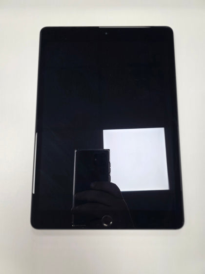 iPad 8 (2020) | 10.2′′ - Cellular - 32GB - Space Grey - Grade B - Good