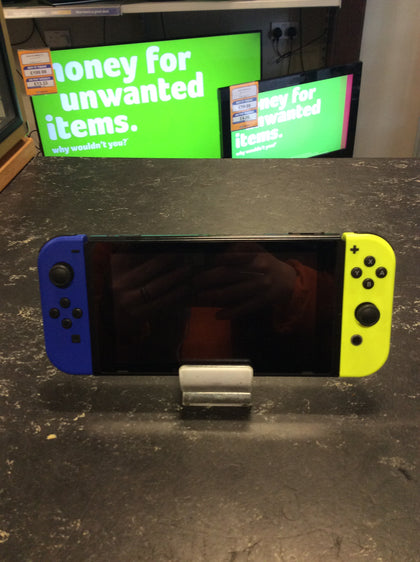 Nintendo Switch-blue and yellow