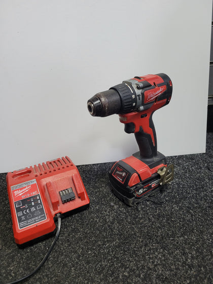 Milwaukeev Brushless 18V M18 CBLPD Cordless Combi Hammer Drill - With 5.0AH Battery & Charger.