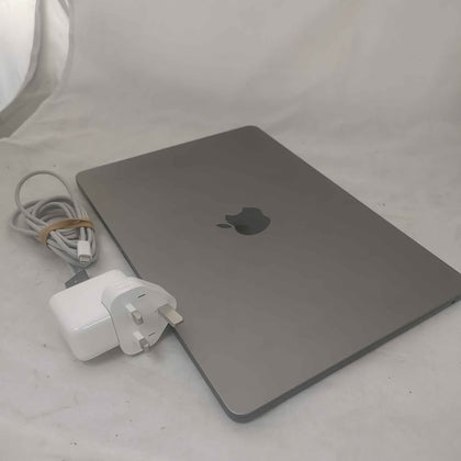 MacBook Air 14,2/M2 (8-CPU 8-GPU) 16GB Ram 256GB SSD Storage 13