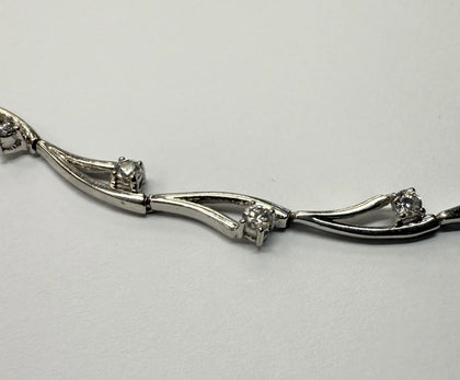 9ct White Gold Bracelet with stones 7.5
