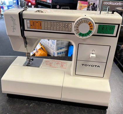 Toyota Sewing Machine - Model 2260 - Comes With Foot Pedal