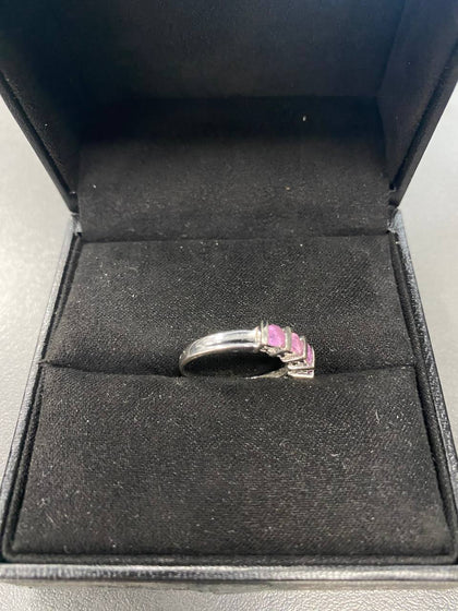 18kt Gold Ring With Pink Stones