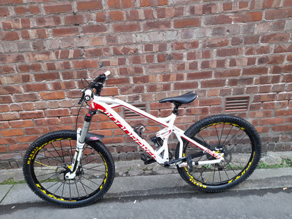 Mondraker Dune R 2015 Full Suspension Mountain bike Red And White
