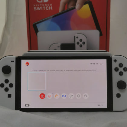 Nintendo Switch OLED 64gb LIKE NEW  - White.