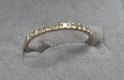 9ct White Gold Diamond Ring.