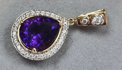 9ct Gold Purple/Clear Pendant