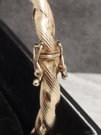 9ct Yellow Gold Ladies Hinged Bangle 63.5mm inside diameter -4-5mm width