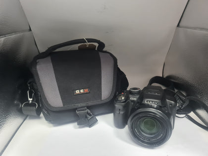 Panasonic Lumix FZ45 14M with case, wire and battery charger