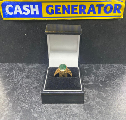 22ct Gold Green Stone Ring (Size T), 8.6g